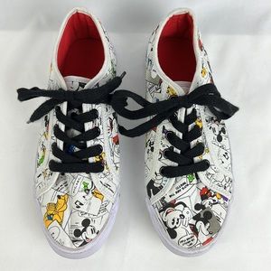 Disney Mickey Mouse sneaker size 6
